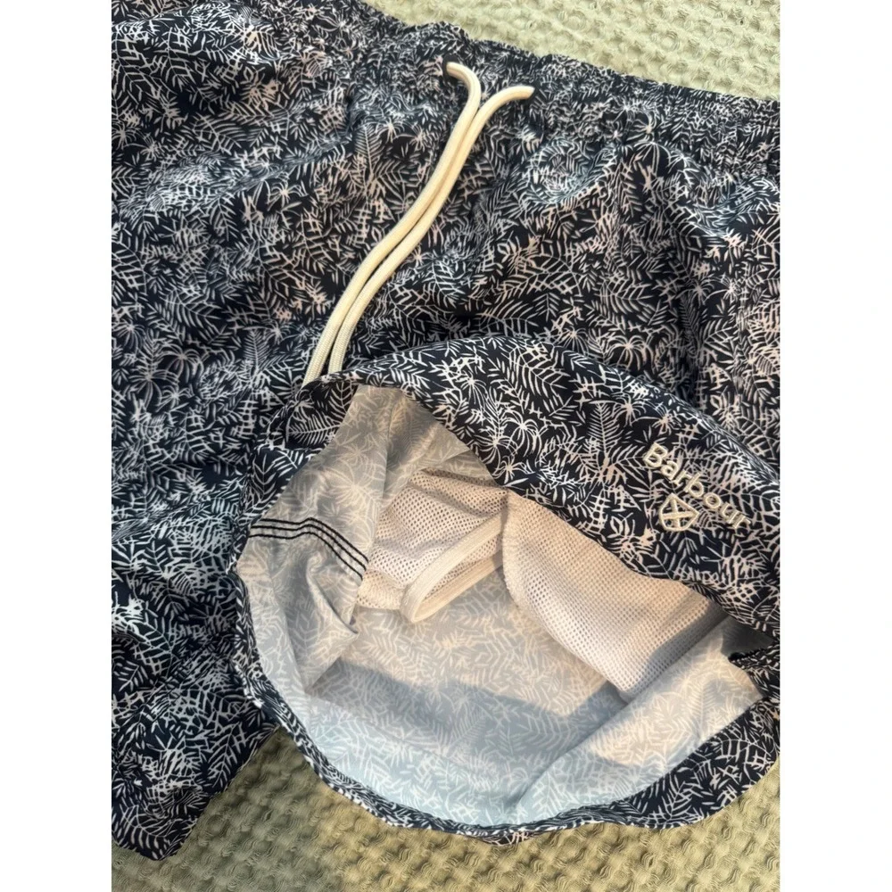 Barbour Mens Swim Shorts Navy White Botanical Leaf Print Mesh Lined Size Medium